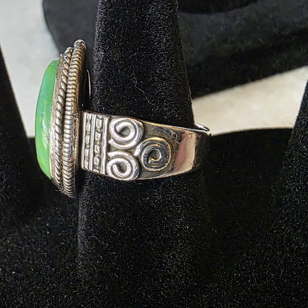 Green Turquoise Ring - Picture 2 of 6
